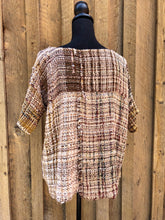 Load image into Gallery viewer, Split back saori top